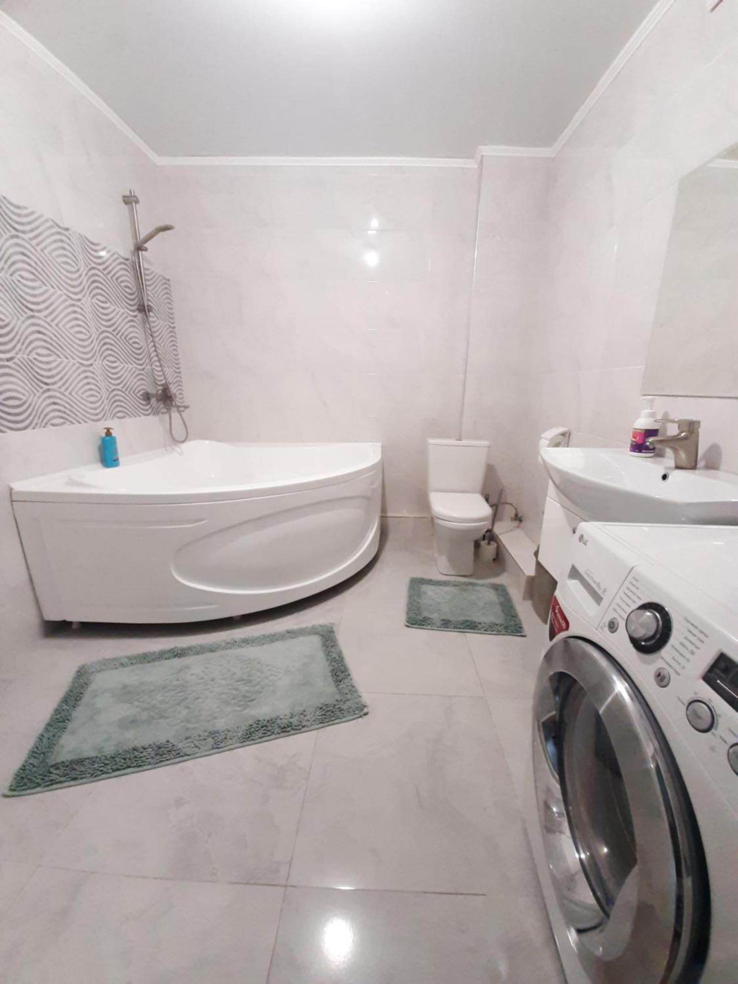 Comfortable Apartment 比什凯克 外观 照片